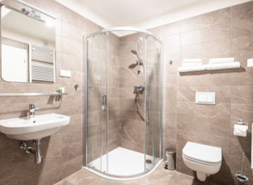 V pokojích v hotelu Petrovy kameny naleznete pohodlné koupelny